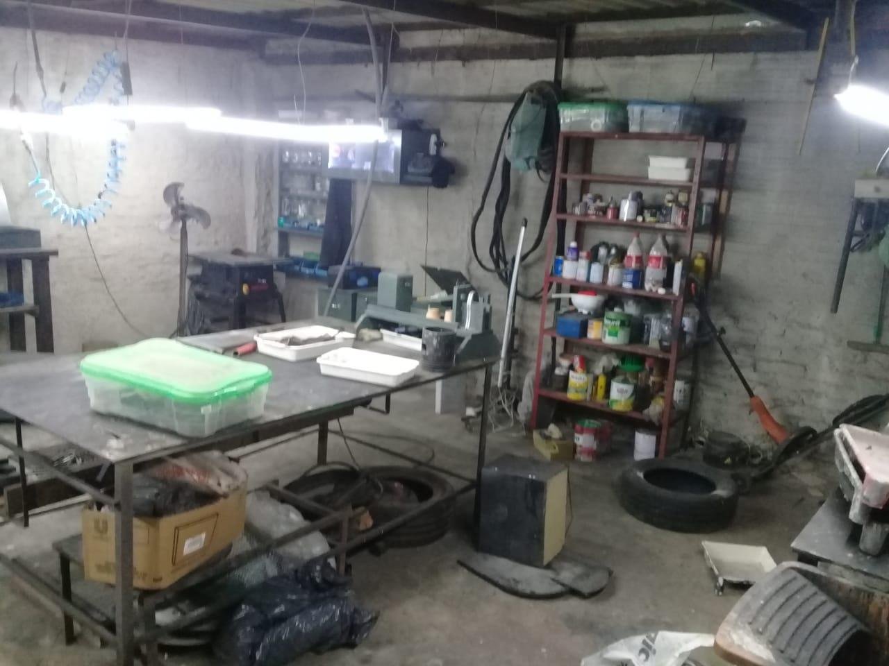 Foram apreendidas 13 armas, seis coquet&eacute;is molotovs e muni&ccedil;&otilde;es de diversos calibres