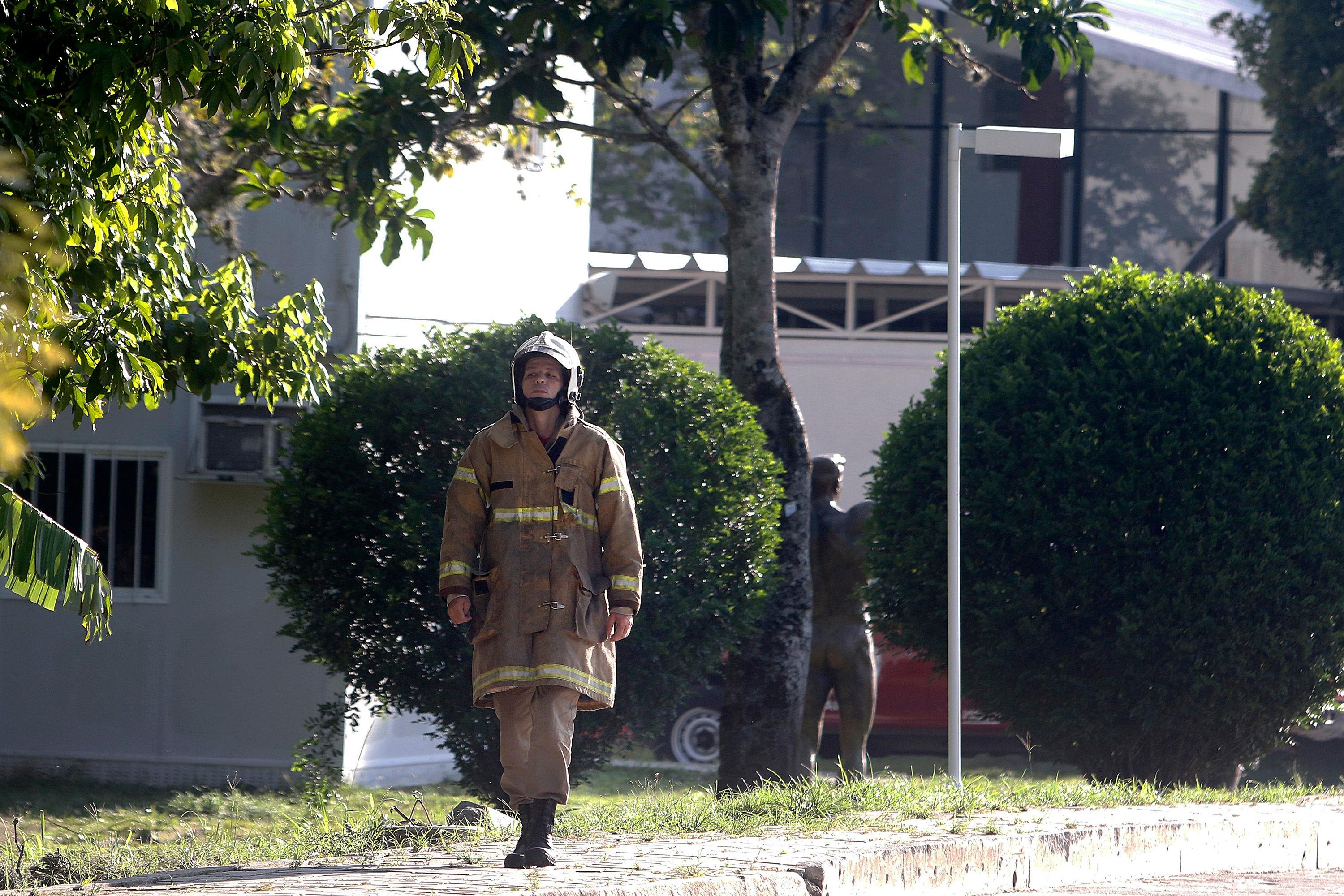 Dois meninos de 14 e 15 anos recebem atendimento m&eacute;dico em estado greve
