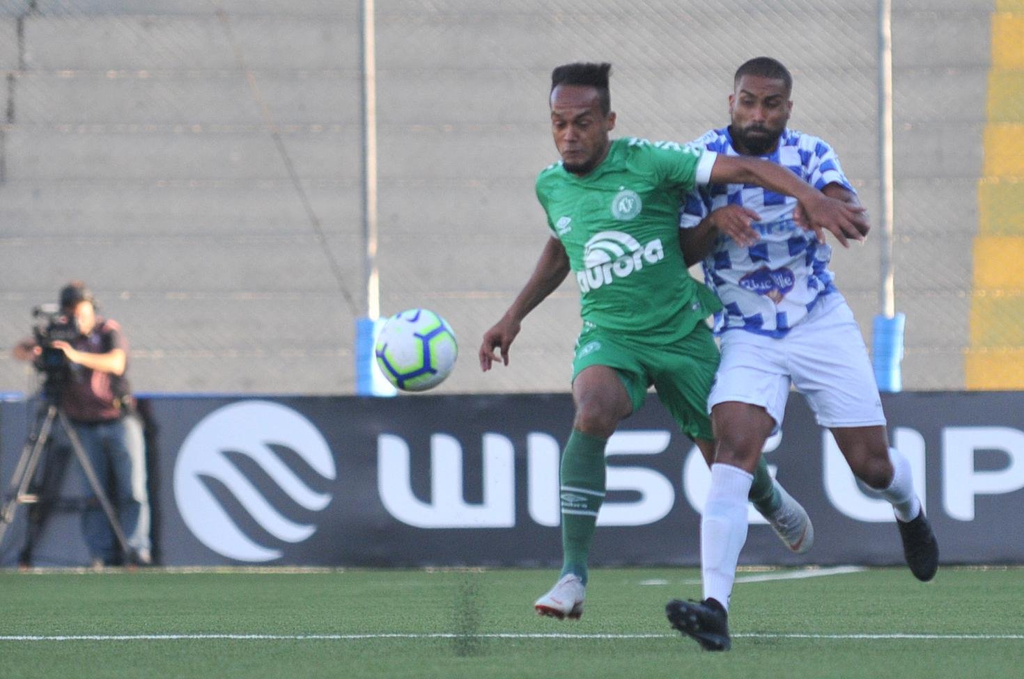 S&atilde;o Jos&eacute; ficou no zero a zero com Chapecoense, na noite desta quarta-feira no est&aacute;dio Passo D'Areia