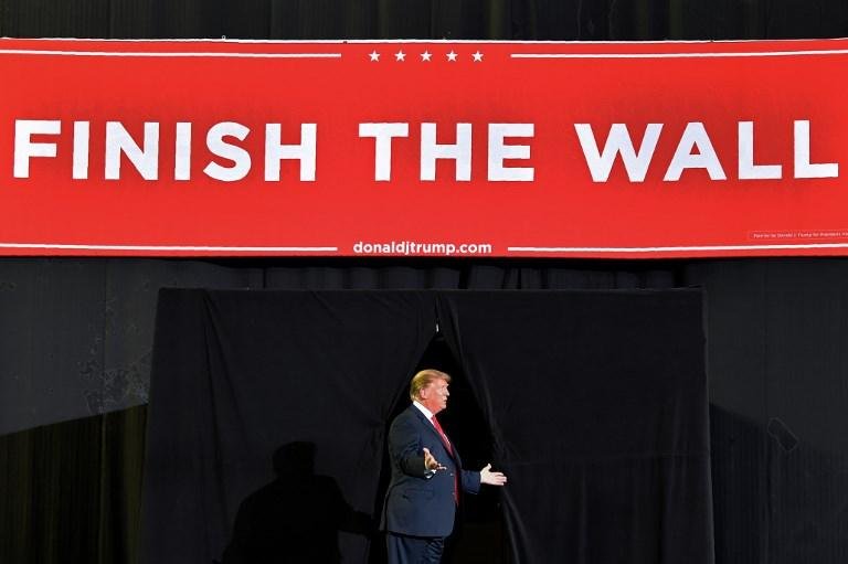 Trump prometeu promulgar acordo or&ccedil;ament&aacute;rio entre republicanos e democratas