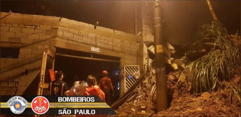 Entre os mostos est&aacute; um beb&ecirc; de 11 meses