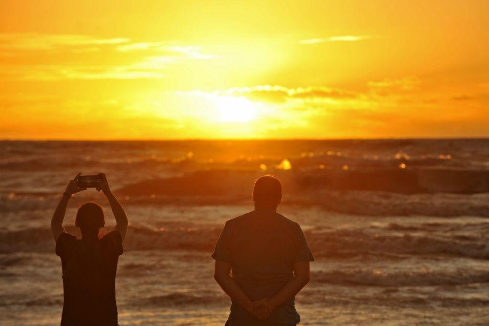 Nascer do sol atrai muitos espectadores no Litoral Norte