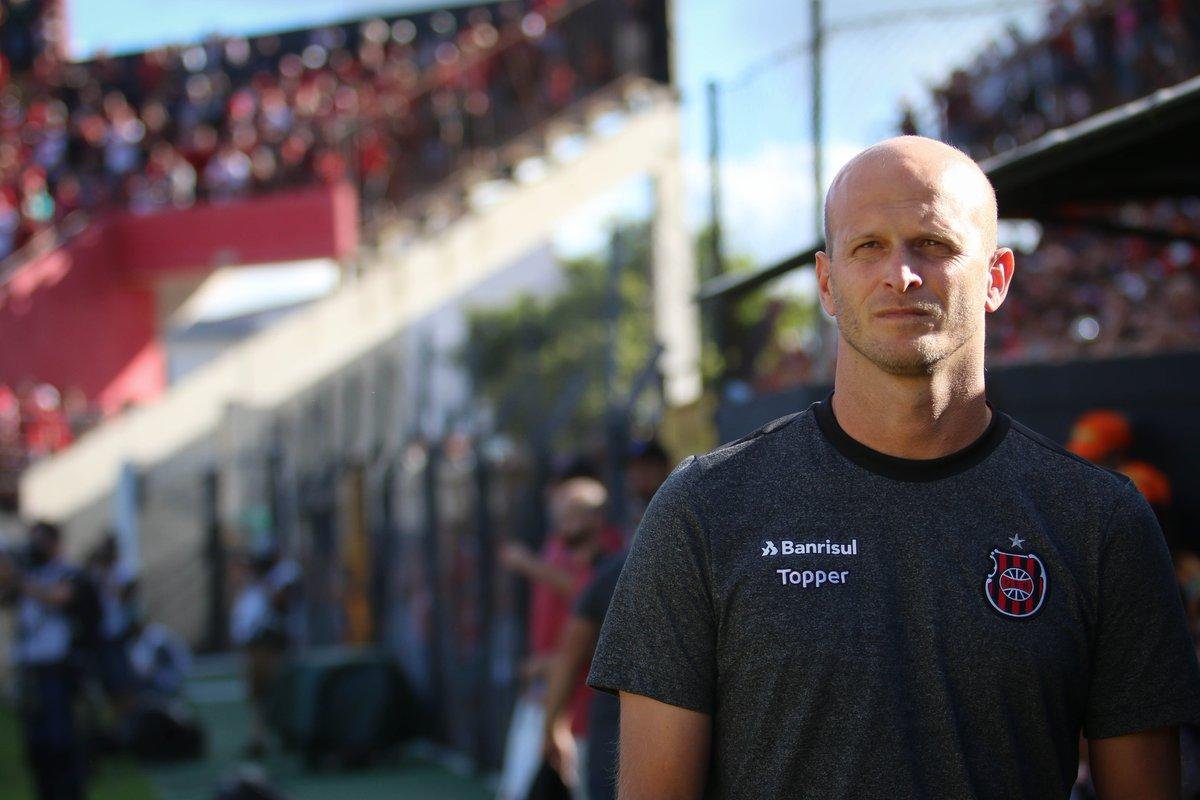 Gustavo Papa seguir&aacute; no comando do Brasil at&eacute; o final do Gauch&atilde;o