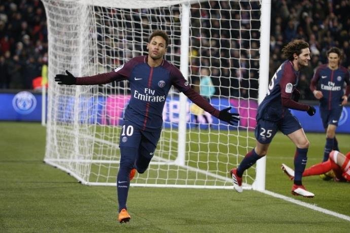 Neymar disse que n&atilde;o se considera o melhor brasileiro depois de Pel&eacute;