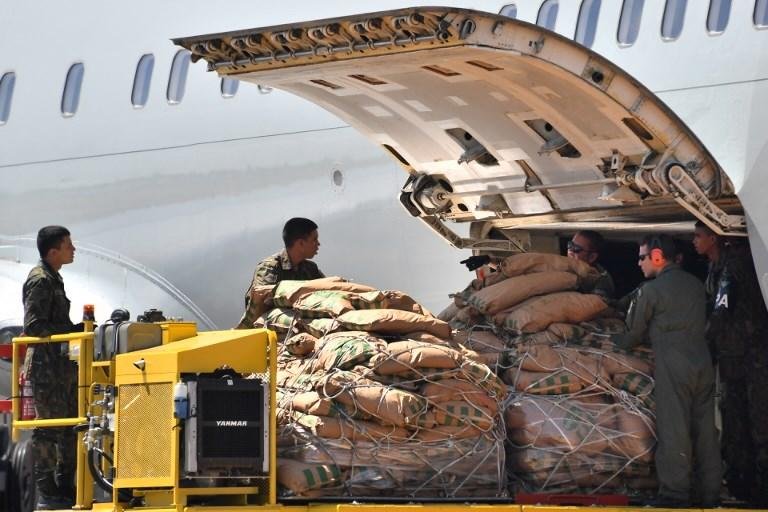 Avi&atilde;o da FAB foi carregado com itens de ajuda humanit&aacute;ria para a Venezuela
