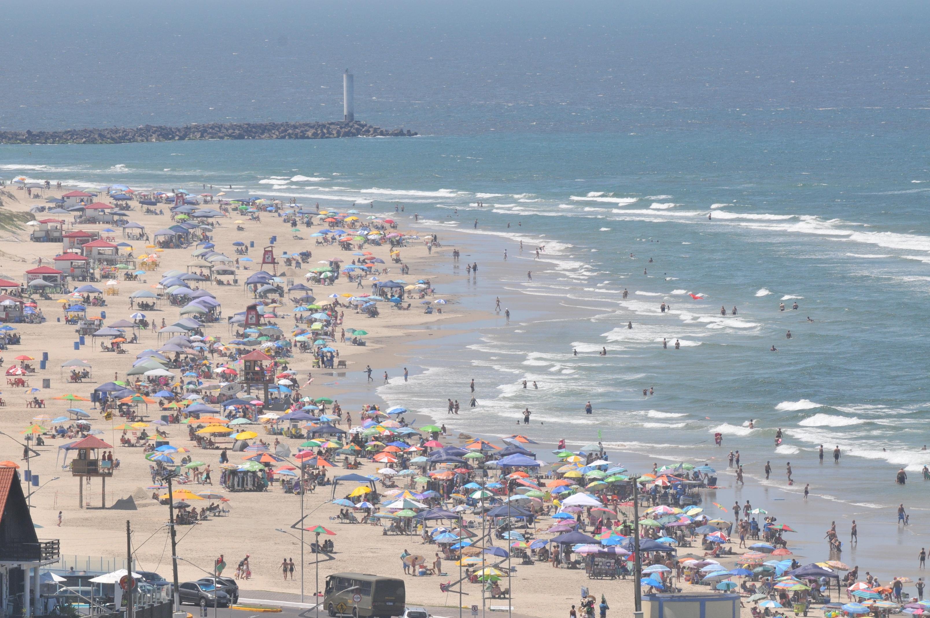 Praia de Torres registro um bom movimento durante todo dia