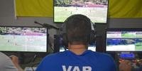 Clubes aprovaram o uso do VAR no Brasileirão