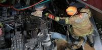 Bombeiros realizam trabalho de resgate após colisão de trens no Rio de Janeiro