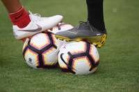 Bola que será usada na Libertadores foi a atração no treino do Inter