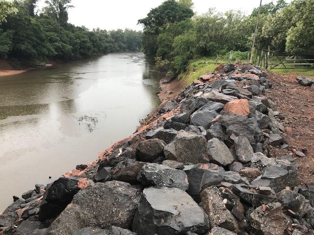 A &aacute;rea recebeu 500 metros c&uacute;bicos de rocha