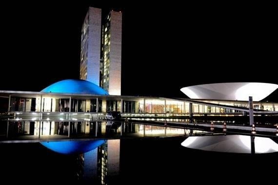 Congresso pagou passagem de ao menos dez deputados e senadores