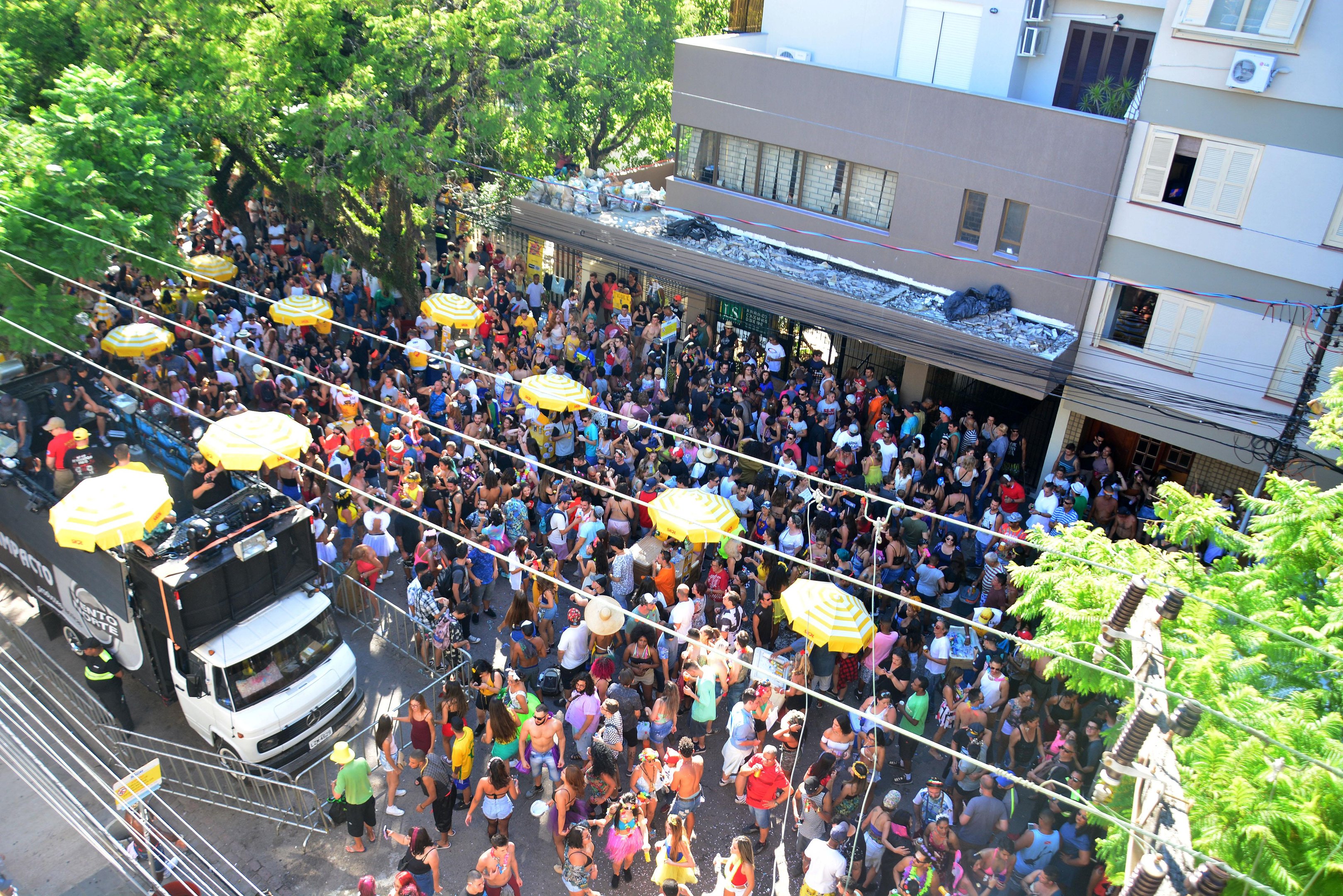 Organiza&ccedil;&atilde;o esperava 15 mil pessoas curtindo o samba e as marchinhas