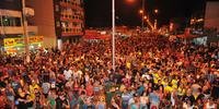 Carnaval estava agitado em Cidreira, onde uma multidão se reuniu na Avenida Mostardeiro para pular ao som da banda GDÓ, que variou bem o repertório, indo de marchinhas carnavalescas, passando por pop, sertanejo