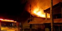 Um incêndio consumiu totalmente uma casa no bairro Bela Vista, em Erechim