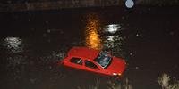 Veículo caiu no Arroio Dilúvio na noite desta terça-feira