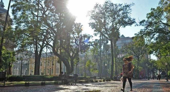 RS ter&aacute; sol, calor e chuta nesta quarta-feira