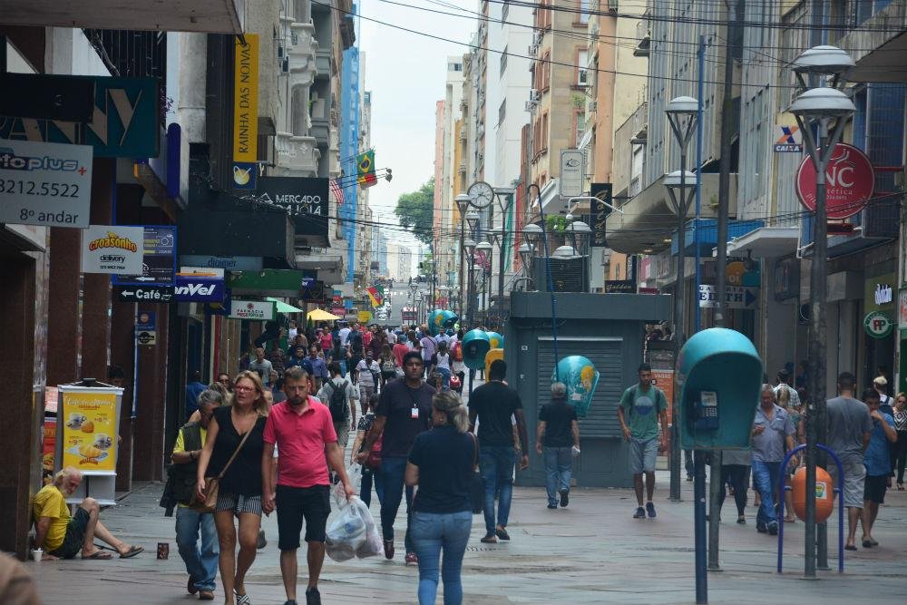 Estabelecimentos comerciais no Centro Hist&oacute;rico da cidade foram os primeiros a funcionar