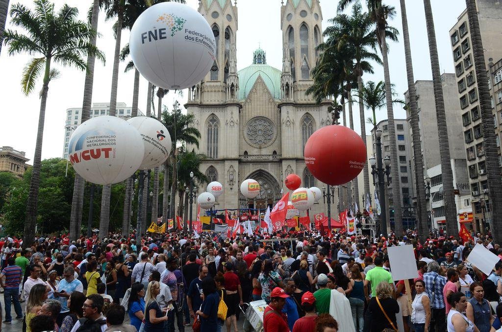 Centrais sindicais refor&ccedil;am ainda a convoca&ccedil;&atilde;o, para dia 22 de mar&ccedil;o, de protestos em todo o Pa&iacute;s contra a reforma da Previd&ecirc;ncia com atos p&uacute;blicos, greves e paralisa&ccedil;&otilde;es