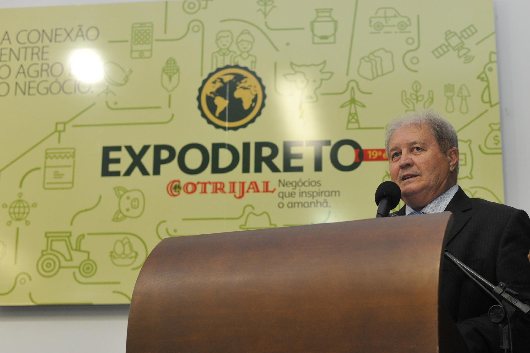M&acirc;nica destaca import&acirc;ncia da feira no aumento da produtividade