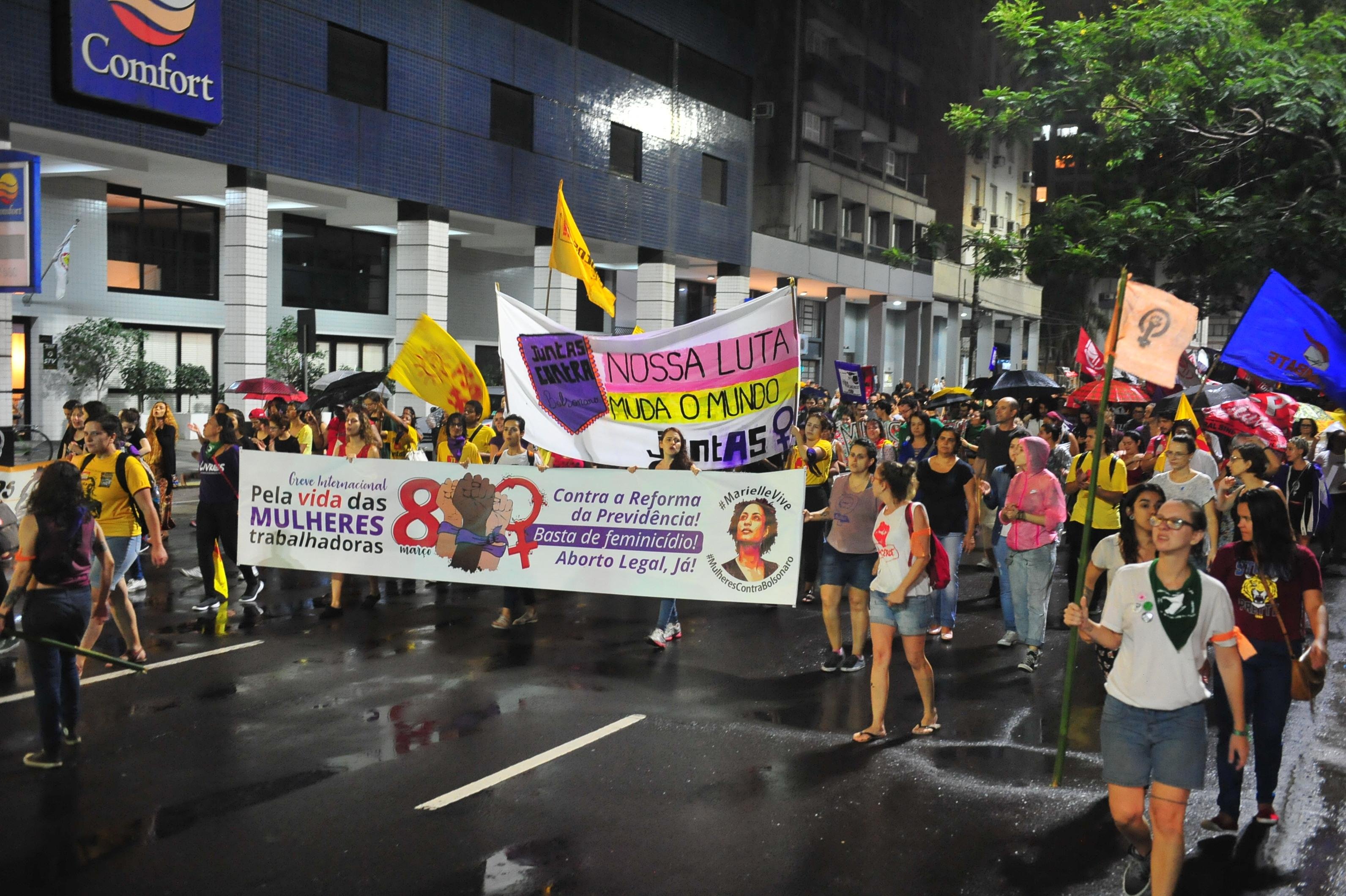 Cerca de 5 mil percorrer&atilde;o as ruas centrais de Porto Alegre