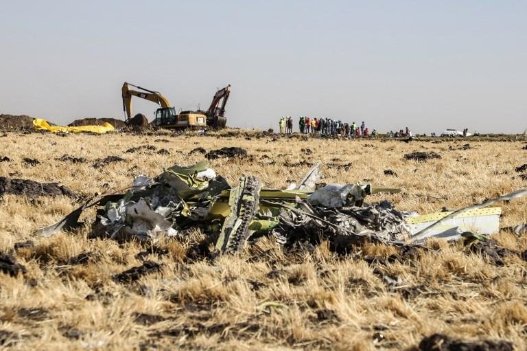 Destro&ccedil;os do avi&atilde;o foram encontrados horas depois do acidente