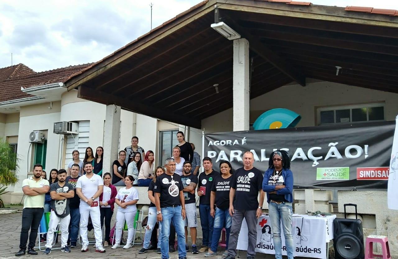A manifesta&ccedil;&atilde;o segue at&eacute; as 19h, quando haver&aacute; assembleia da categoria