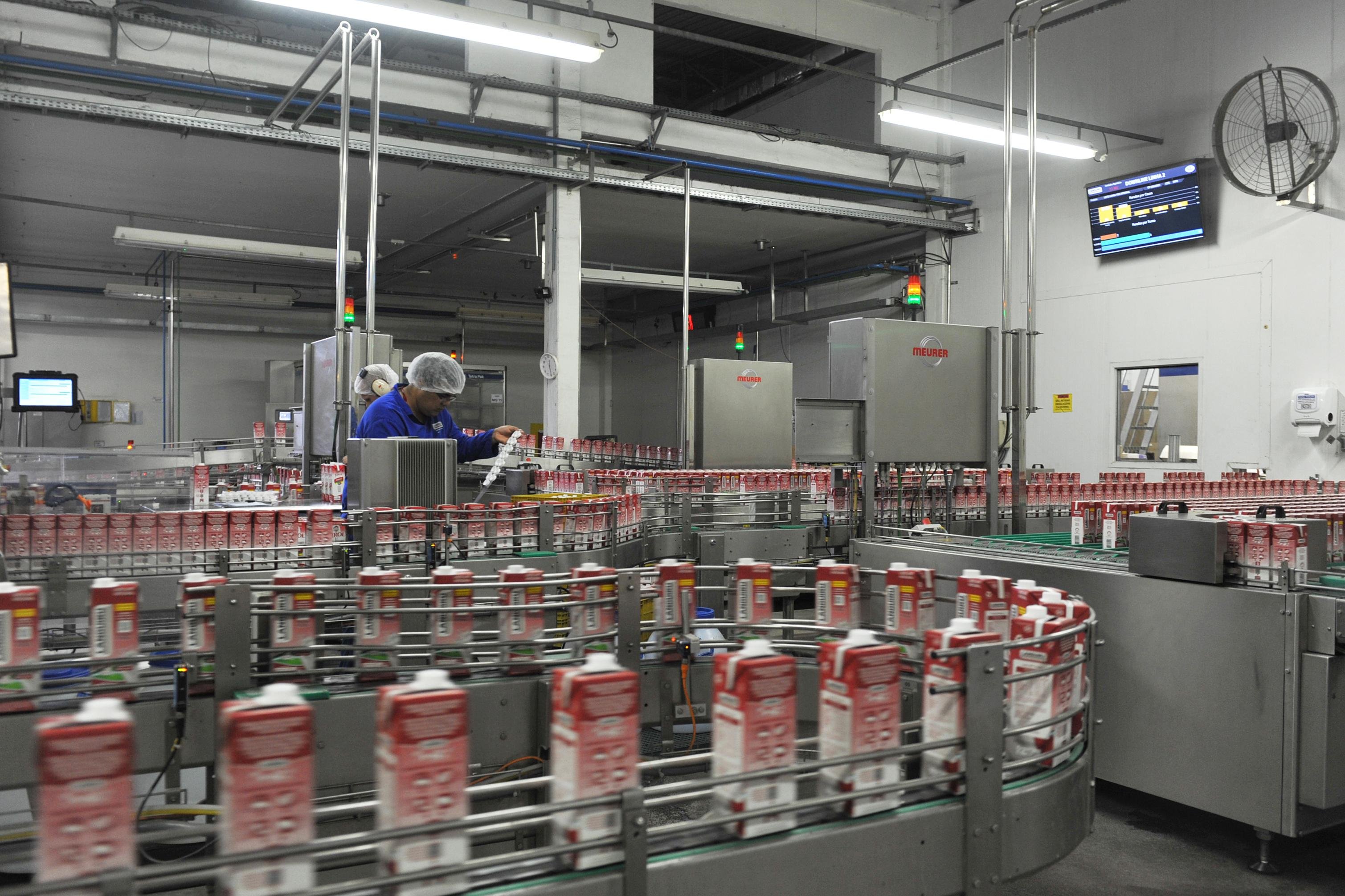 No acumulado de 12 meses, PIB teve alta de 0,9%
