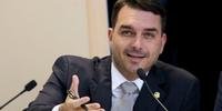 Projeto do senador propõe flexibilizar regras para instalação de indústria no Brasil