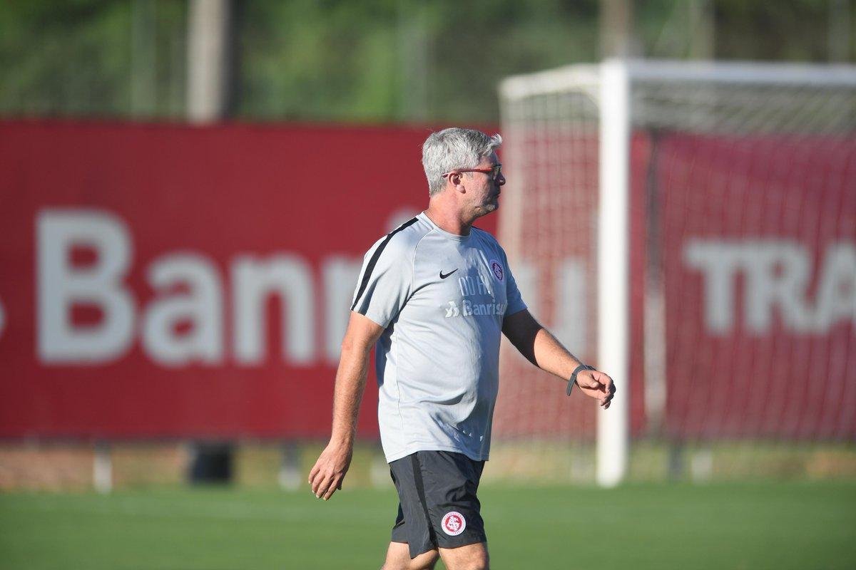 Odair Hellmann vai escalar o time reserva no Gre-Nal