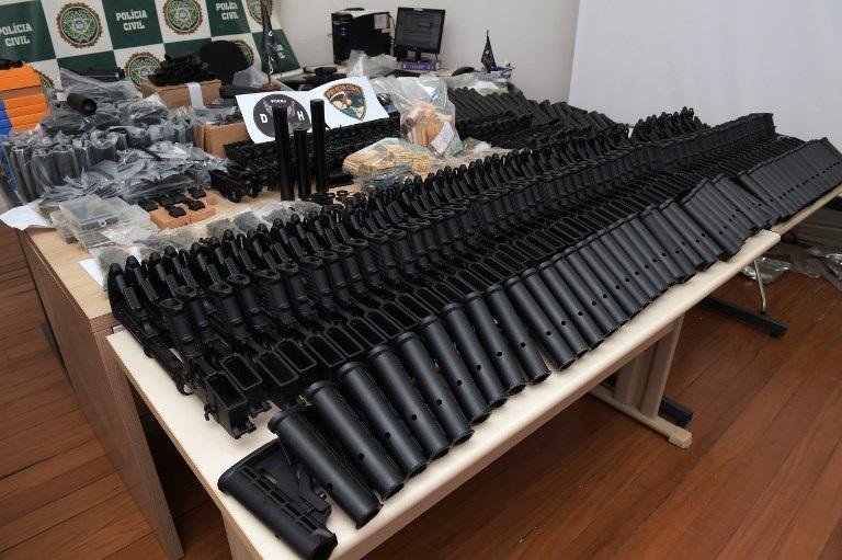 Dezenas de armas foram encontradas sob propriedade de Ronnie Lessa