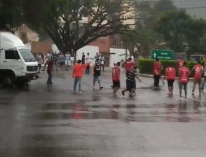 Torcedores entraram em confronto em um posto de Santa Maria