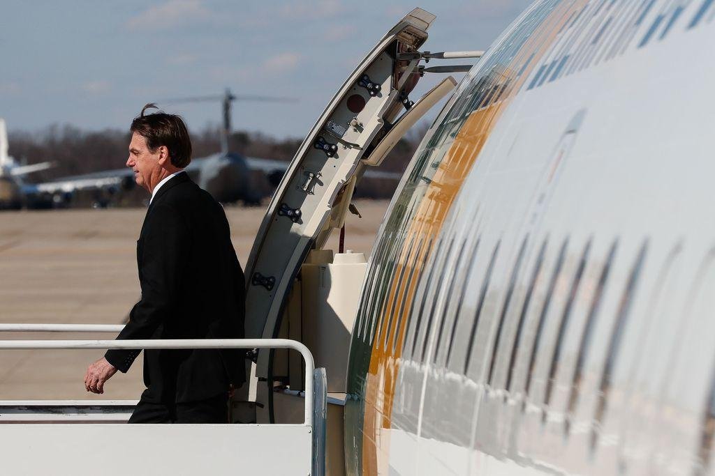 Bolsonaro negocia acordo para uso comercial de base de Alc&acirc;ntara