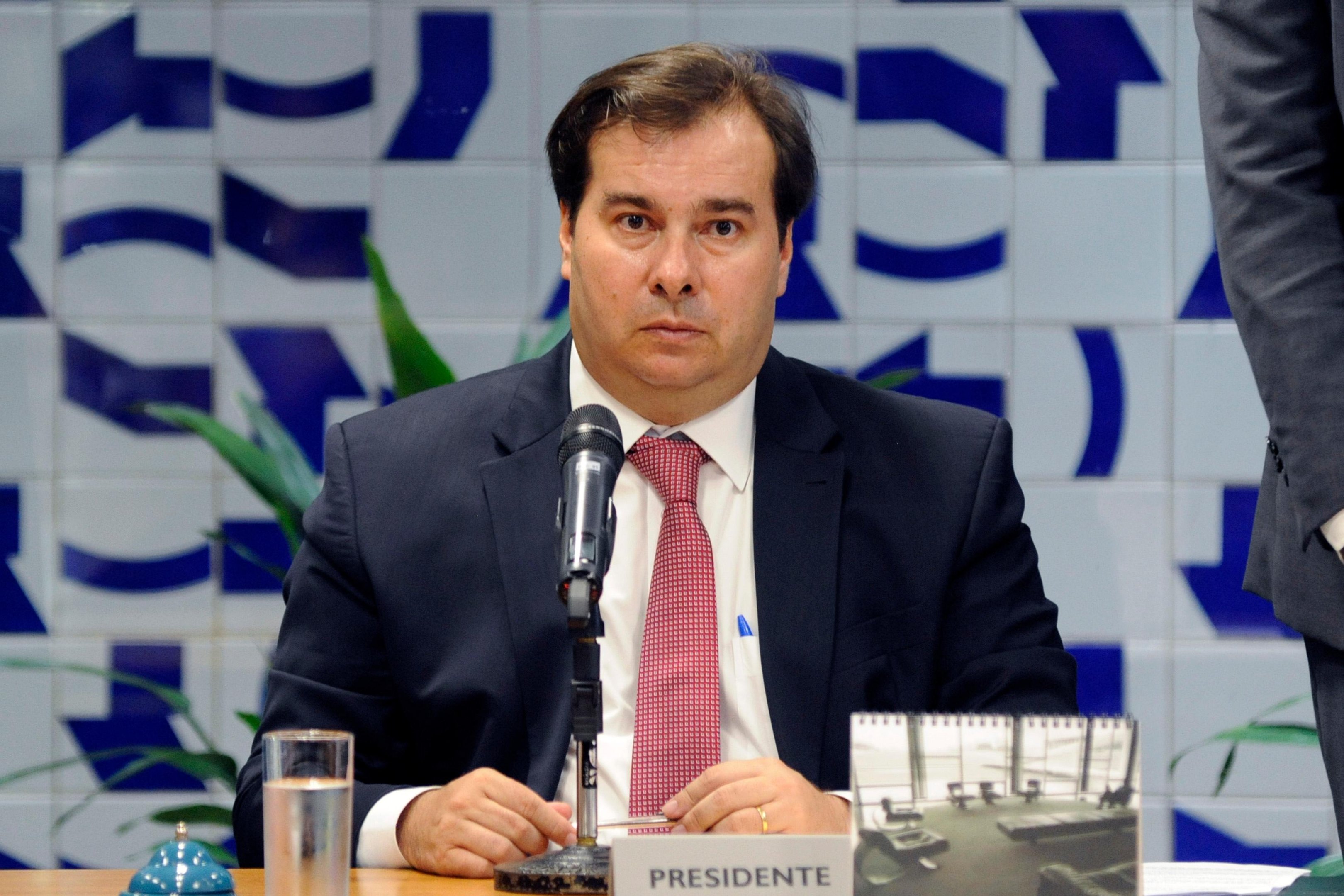 Maia defendeu a reforma, mas criticou mudan&ccedil;as relativas ao Benef&iacute;cio de Presta&ccedil;&atilde;o Continuada e &agrave; aposentadoria rural