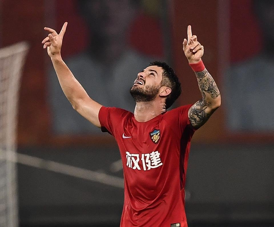 Pato sai da china com sal&aacute;rio de R$ 2,7 milh&otilde;es, o que intimida propostas