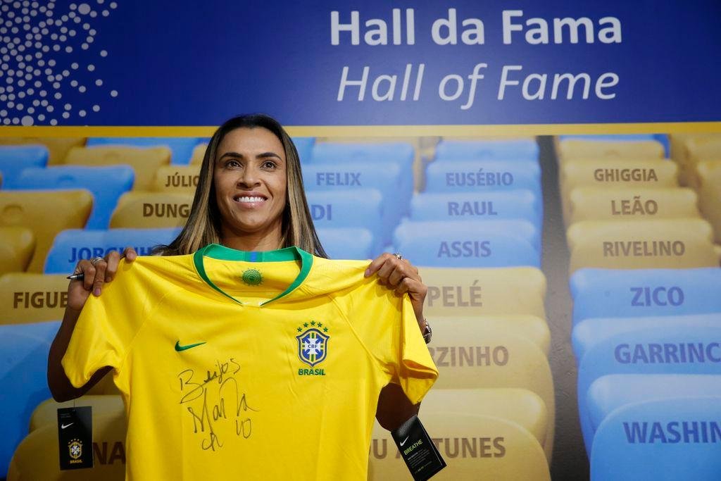 An&uacute;ncio do pa&iacute;s-sede deve ser feito em mar&ccedil;o do ano que vem