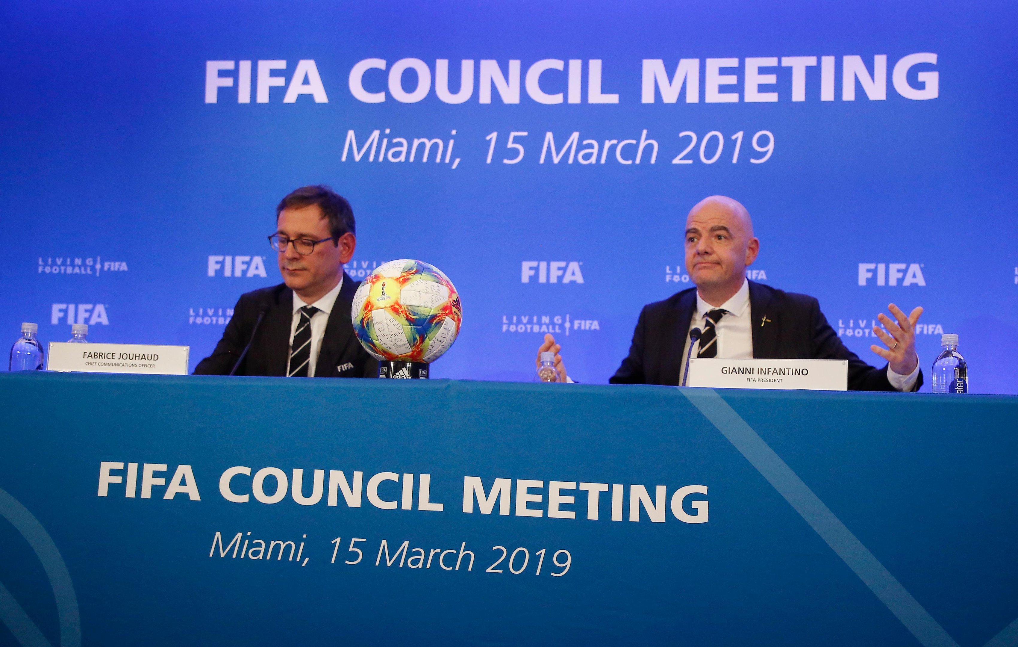 O projeto do presidente da Fifa Gianni Infantino de ampliar para 48 sele&ccedil;&otilde;es a Copa do Mundo do Catar-2022, o que obrigaria pa&iacute;ses vizinhos a receber alguns jogos, poderia provocar um aumento nas tens&otilde;es diplom&aacute;ticas na regi&atilde;o