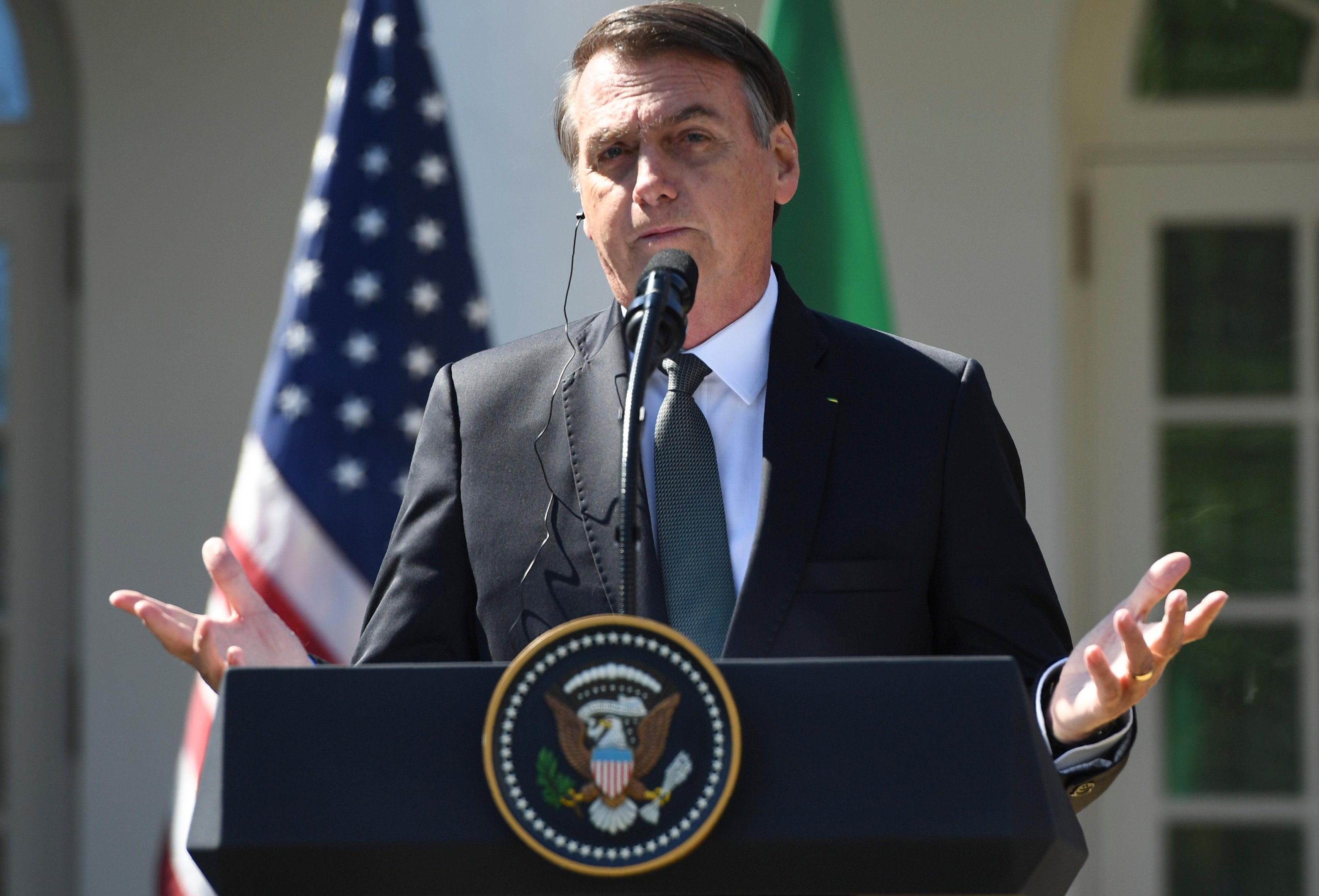 Bolsonaro disse que Brasil far&aacute; "o que for poss&iacute;vel para solucionar o problema da ditadura venezuelana"
