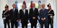 Presidentes Mauricio Macri (Argentina), Sebastián Piñera (Chile), Mario Abo (Paraguai) e Tabaré Vázquez (Uruguai) mantiveram a reunião na residência oficial de Olivos