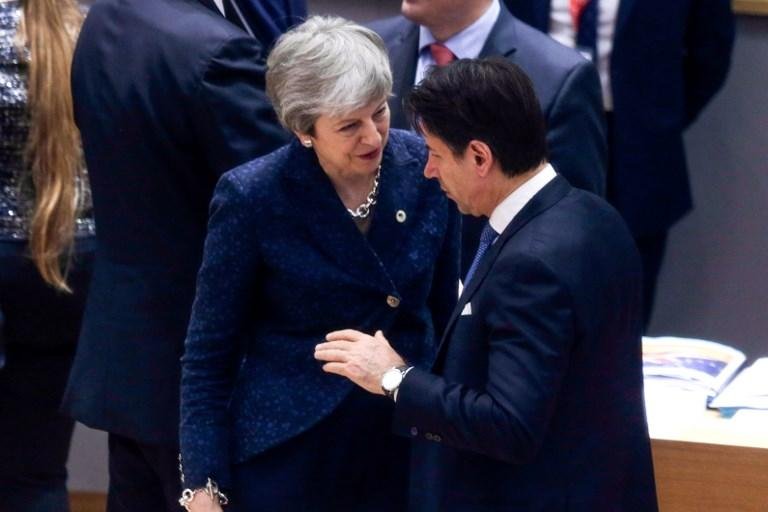 Theresa May pediu adiamento da sa&iacute;da do Reino Unido da Uni&atilde;o Europeia para 22 de maio