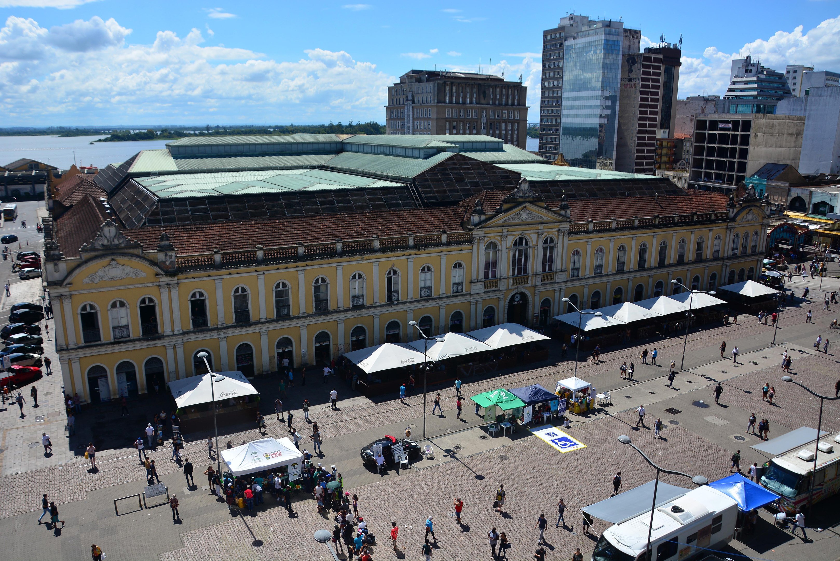 Prefeitura pretende viabilizar a abertura do Mercado P&uacute;blico aos domingos ainda antes da concess&atilde;o do equipamento &agrave; iniciativa privada.