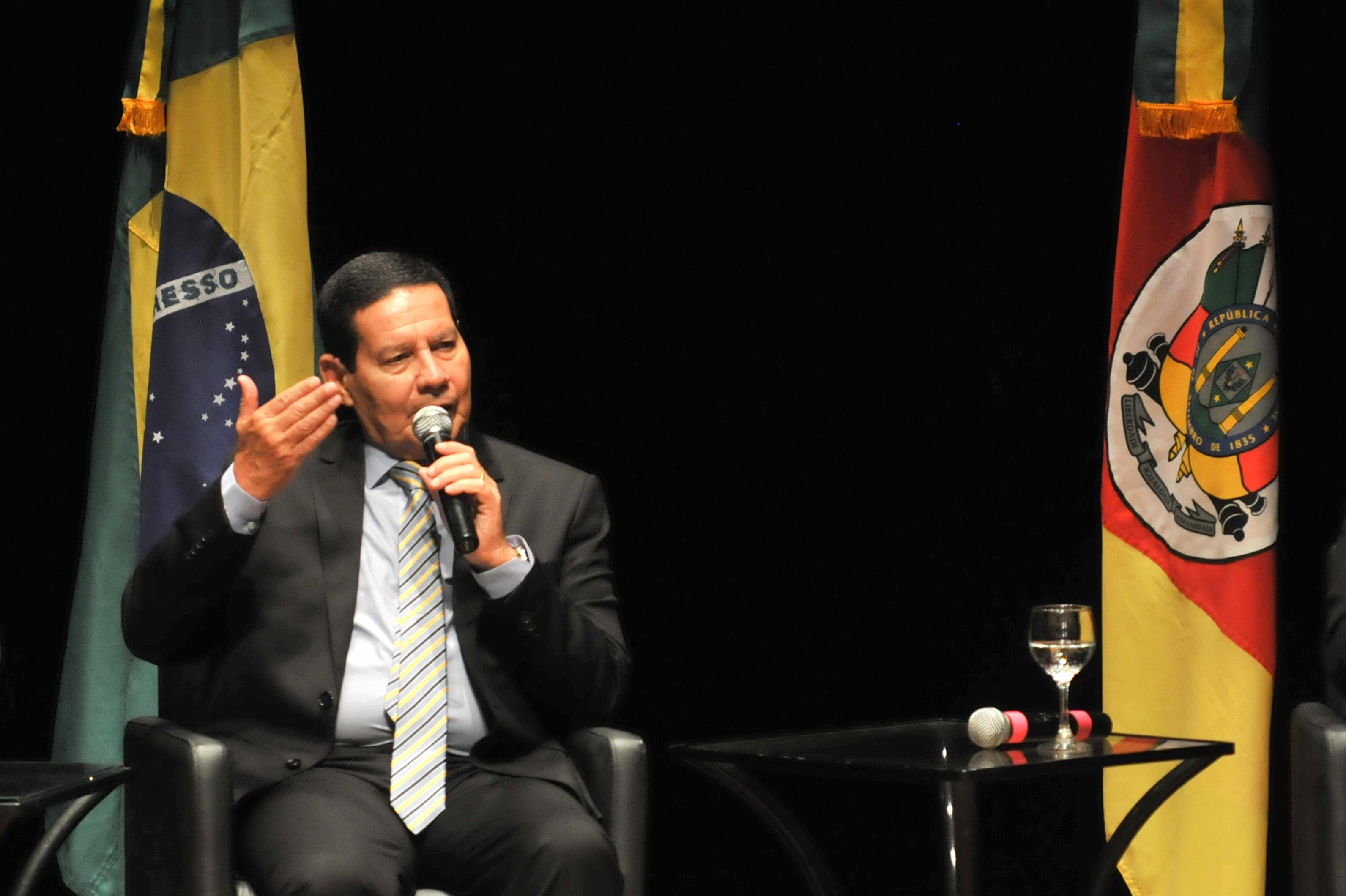 Mour&atilde;o tamb&eacute;m comentou papel da educa&ccedil;&atilde;o na seguran&ccedil;a
