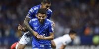 Cruzeiro dispara na liderança do Grupo B em jogo sem empolgar torcida