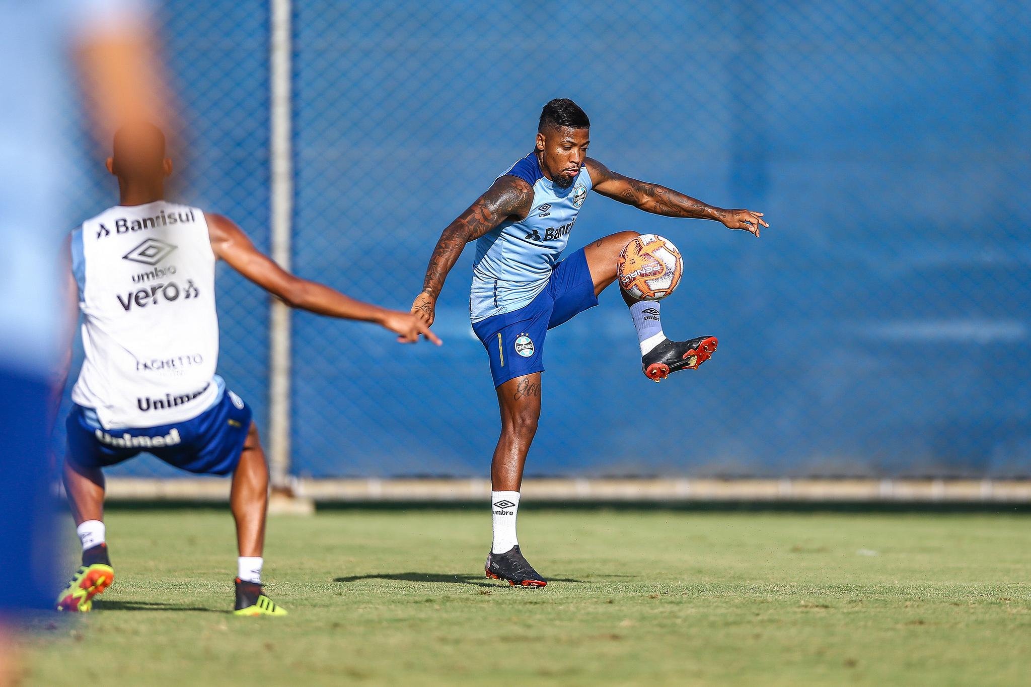 Marinho disputa uma das vagas no ataque