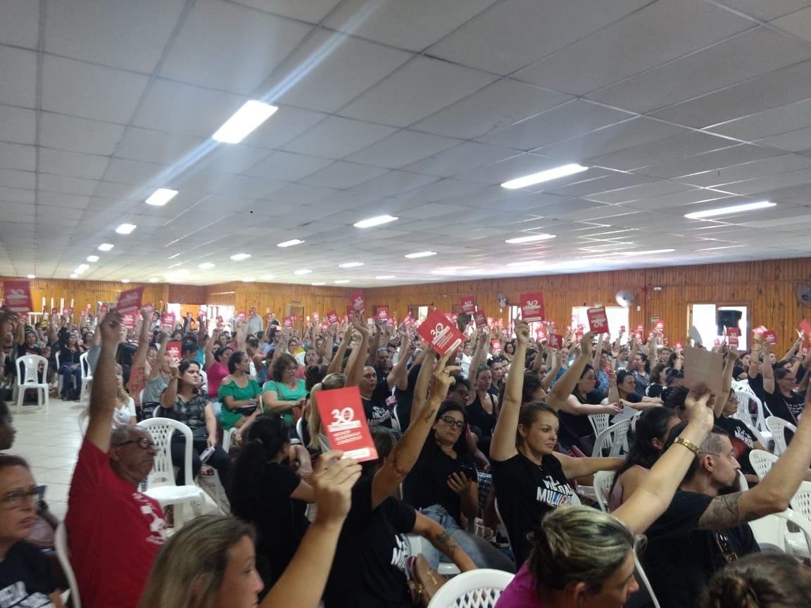 O fim da greve foi votado na manh&atilde; de hoje