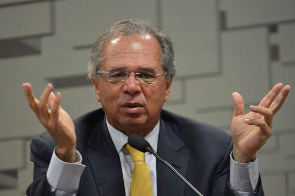 Paulo Guedes afirma que Brasil est&aacute; sendo observado com interesse no exterior