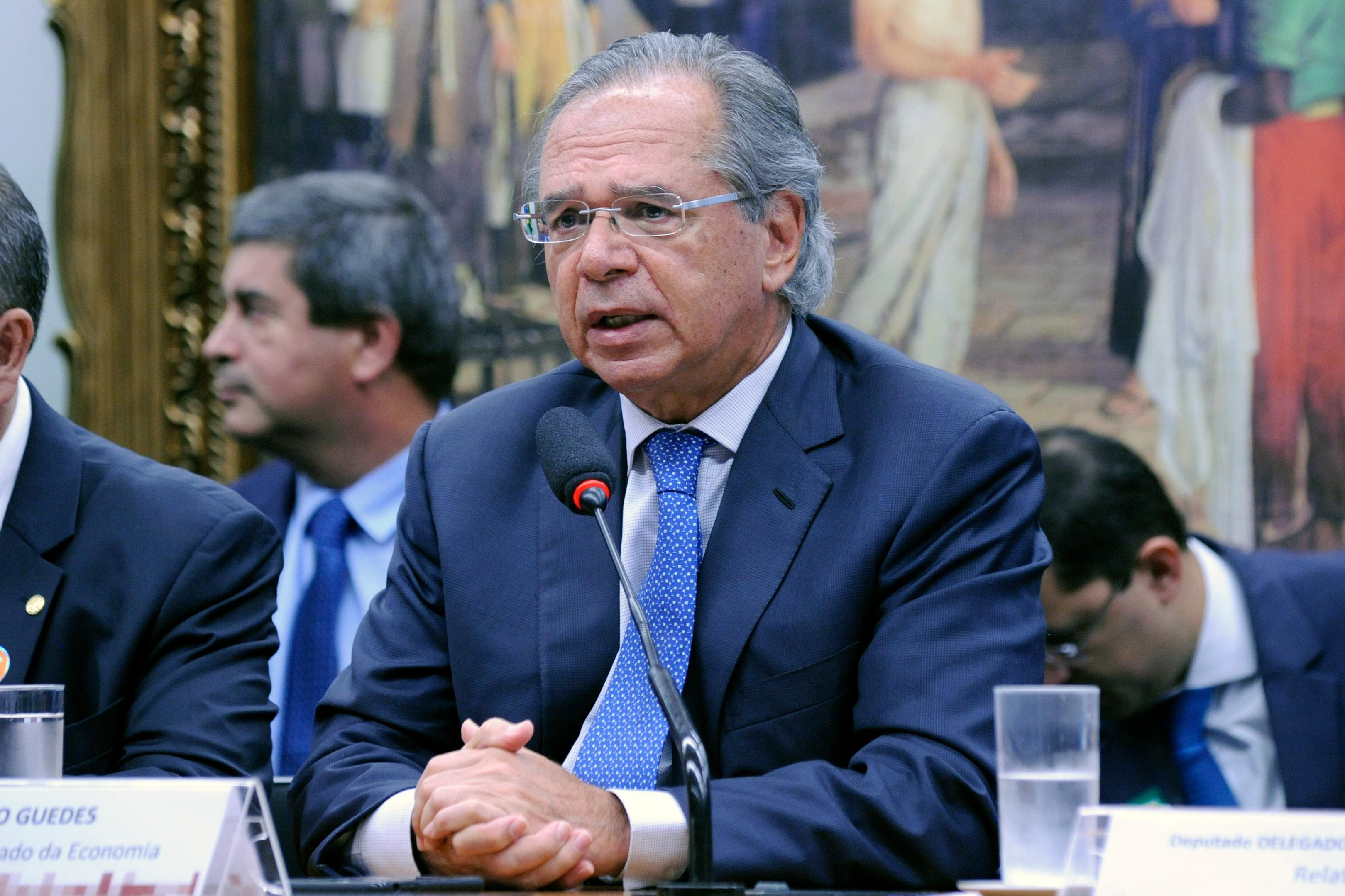Ministro prometeu lan&ccedil;ar programa de energia barata nos pr&oacute;ximos dias