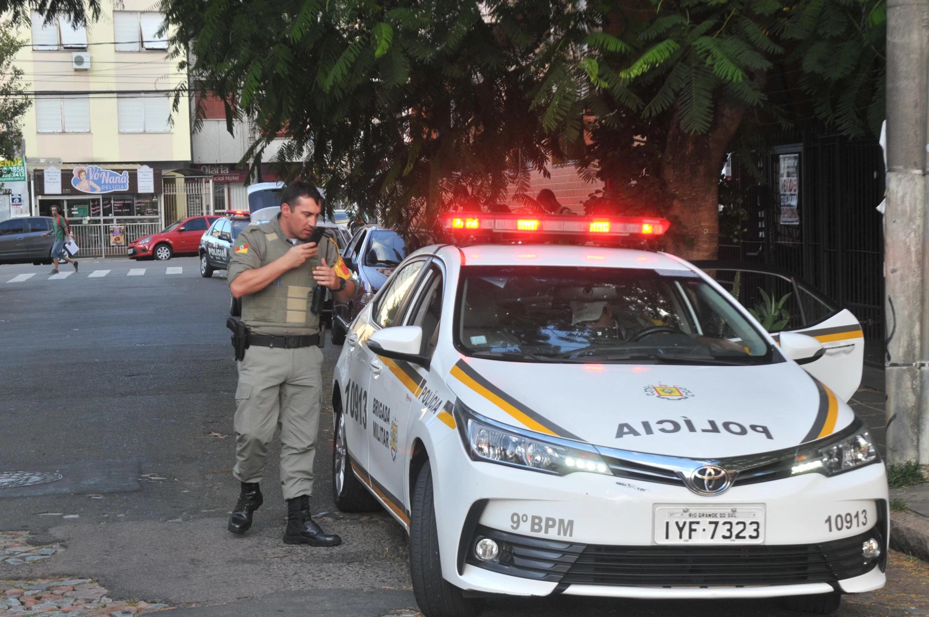 V&iacute;tima levou dois tiros durante abordagem na regi&atilde;o central