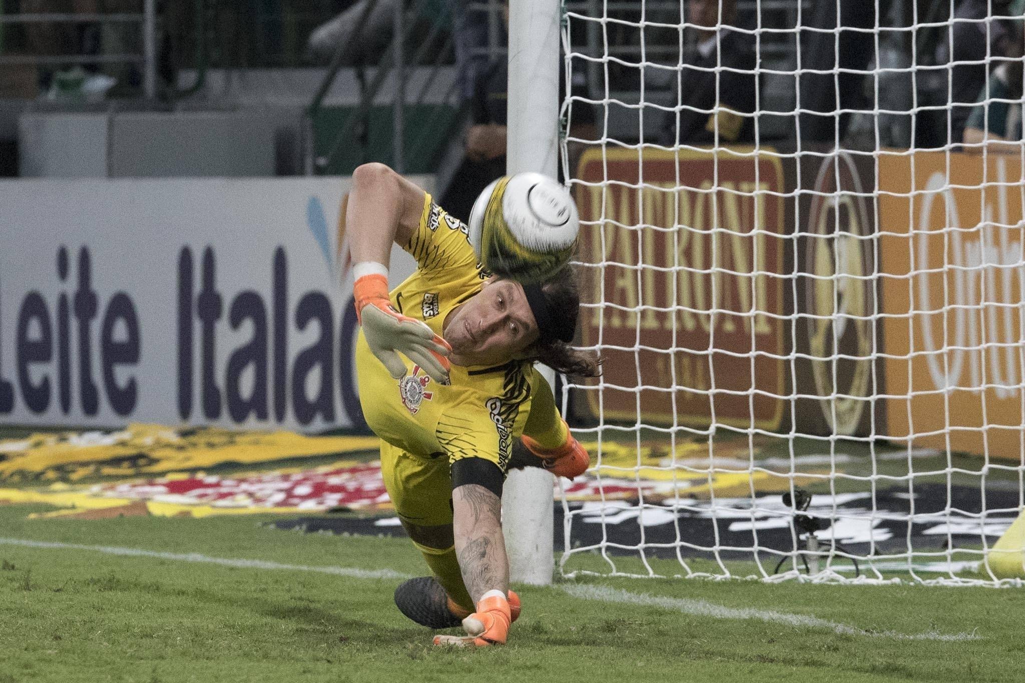 C&aacute;ssio &eacute; goleiro titular no Corinthians