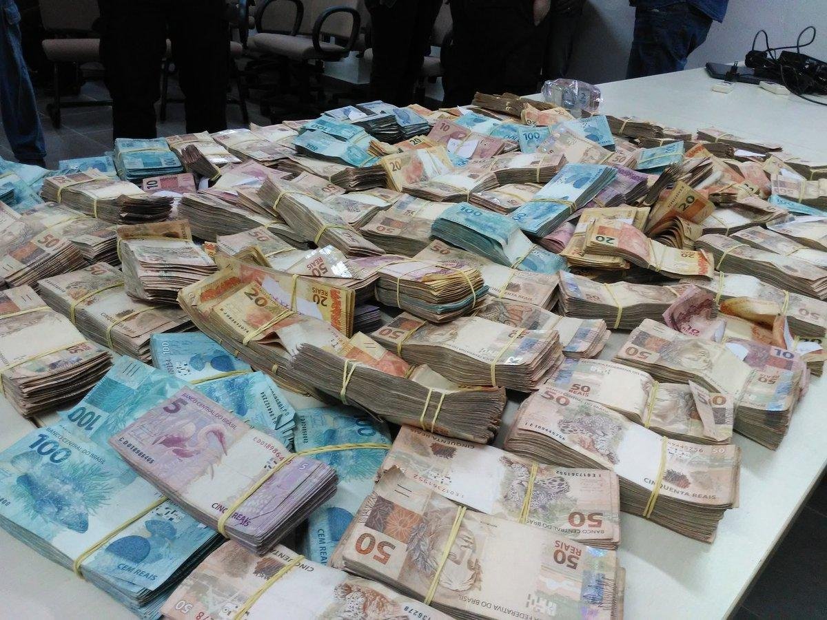 Tr&ecirc;s criminosos foram presos na a&ccedil;&atilde;o coordenada pelo delegado Cleomar Marangoni
