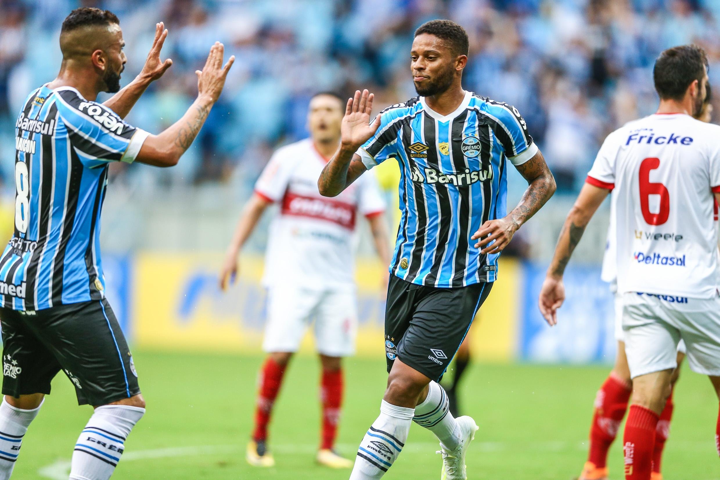 Maicon diz que vit&oacute;ria d&aacute; confian&ccedil;a para reverter situa&ccedil;&atilde;o na Libertadores